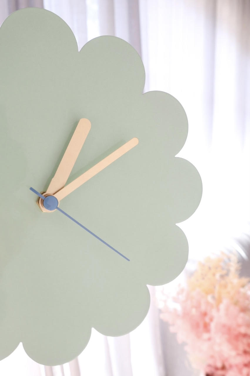 Petal Clock - Mint